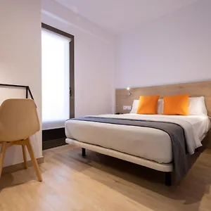 https://hostal-sans.catalonia-hotels.com